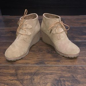 Toms Desert Wedge Booties